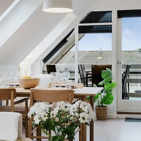 Eksklusiv 2br I Terrasse I Fri Parkering 公寓