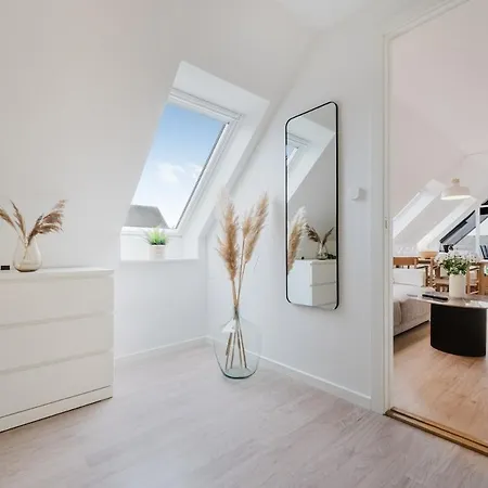 아파트 Eksklusiv 2br I Terrasse I Fri Parkering