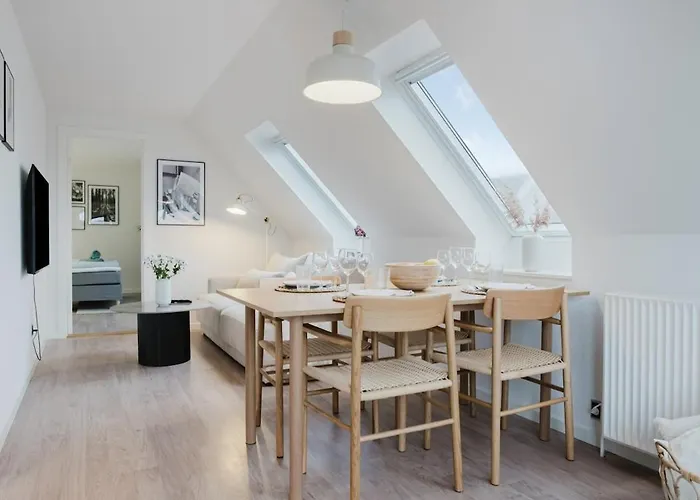 Eksklusiv 2br I Terrasse I Fri Parkering 欧登塞